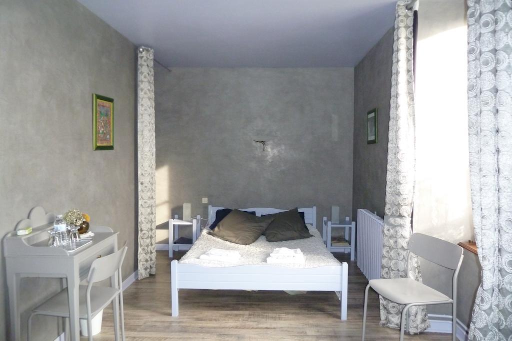 B&B L'Atelier Du Presbytere Saint-Maugan 객실 사진