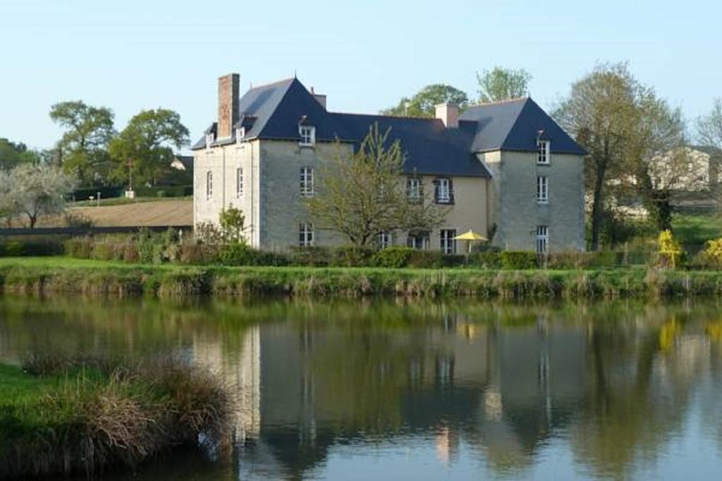 B&B L'Atelier Du Presbytere Saint-Maugan 외부 사진